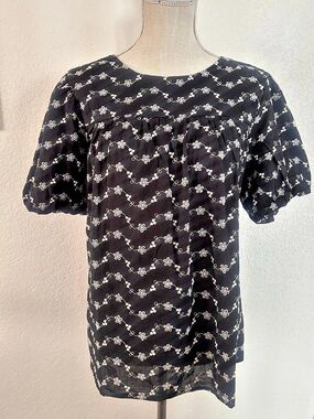 cloth & portrait RO Emb Eyelet Top Floral Embroidered Top in Black & White Size